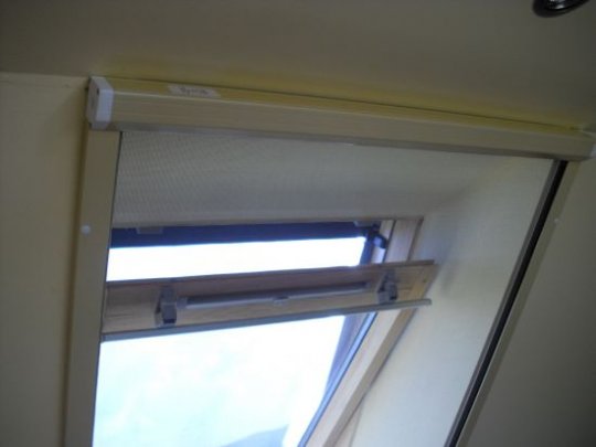 Szúnyogháló tetőtéri ablak