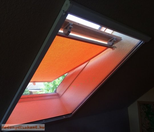 Szúnyogháló tetőtéri ablak